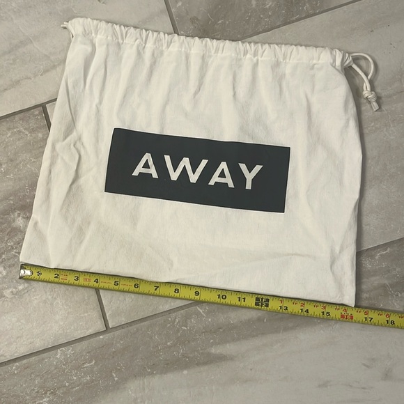 Away Dust Bag for Toiletry Bag New - Picture 2 of 5